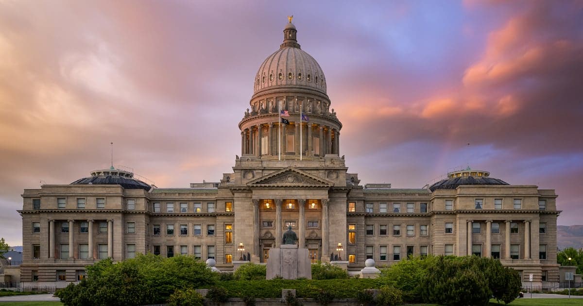 Government building representing federal shutdown affecting air travel