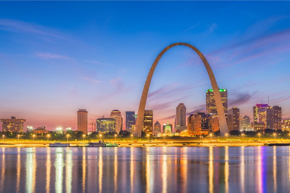 Flight to St. Louis
